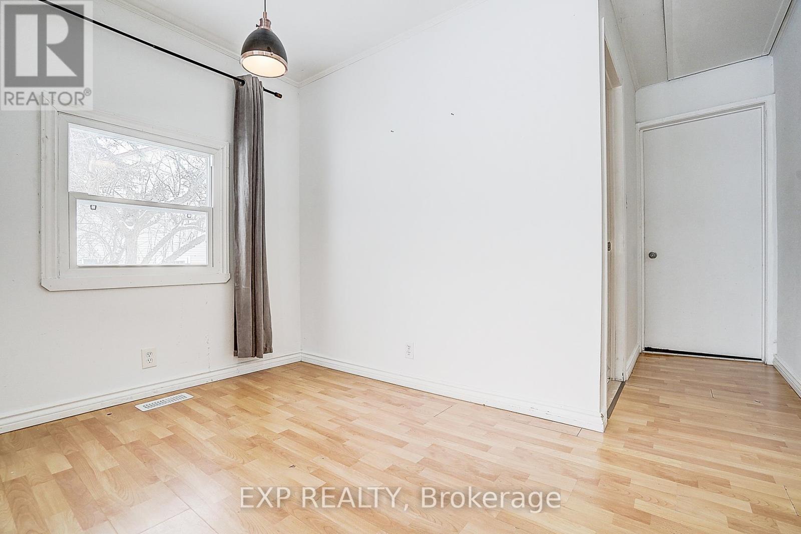 31 Ridge Avenue, Ramara, ON - Indoor Photo Showing Other Room