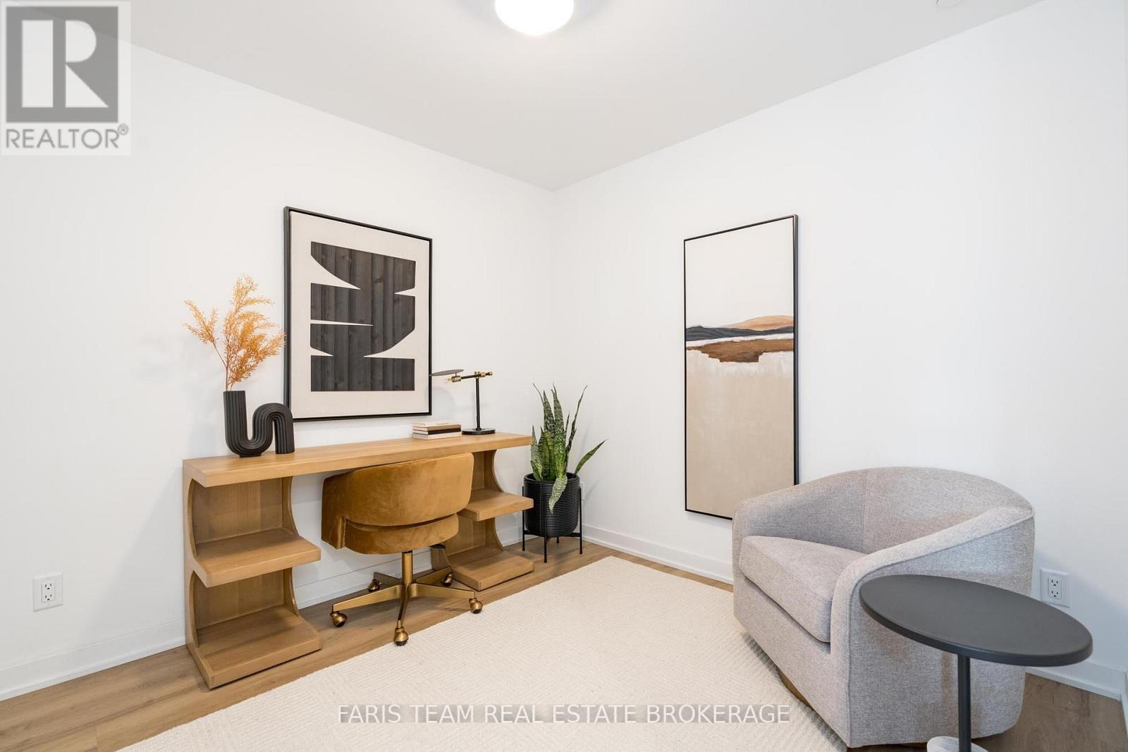 209 - 31 Huron Street, Collingwood, ON - Indoor