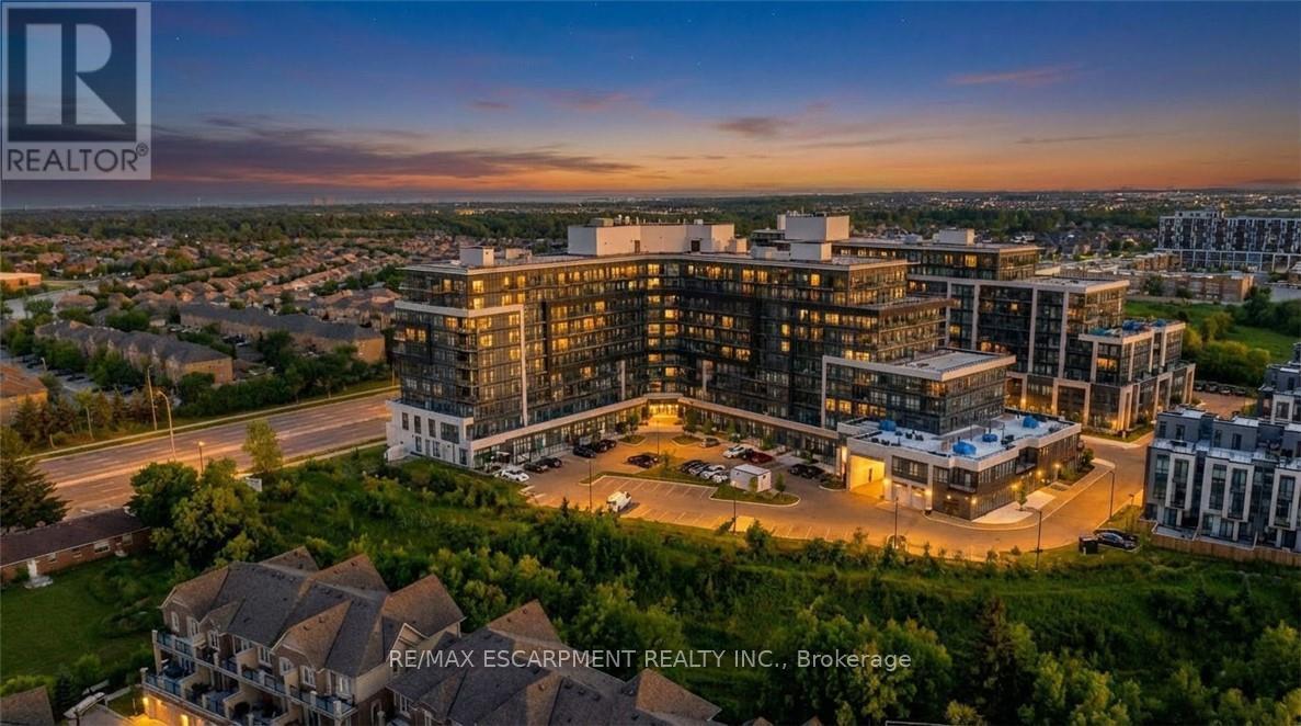 414 - 395 Dundas Street W, Oakville, ON - Outdoor With View