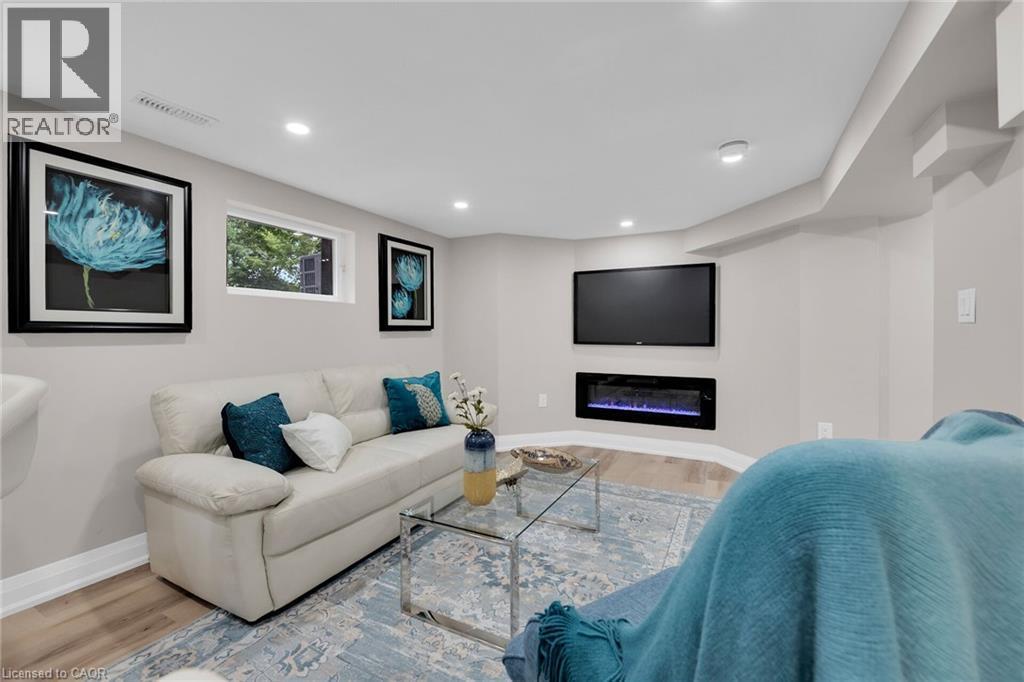 174 East 34Th Street, Hamilton, ON - Indoor With Fireplace