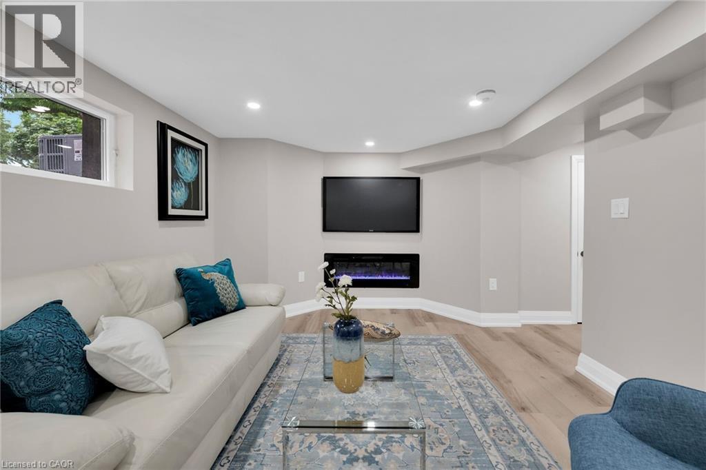 174 East 34Th Street, Hamilton, ON - Indoor With Fireplace