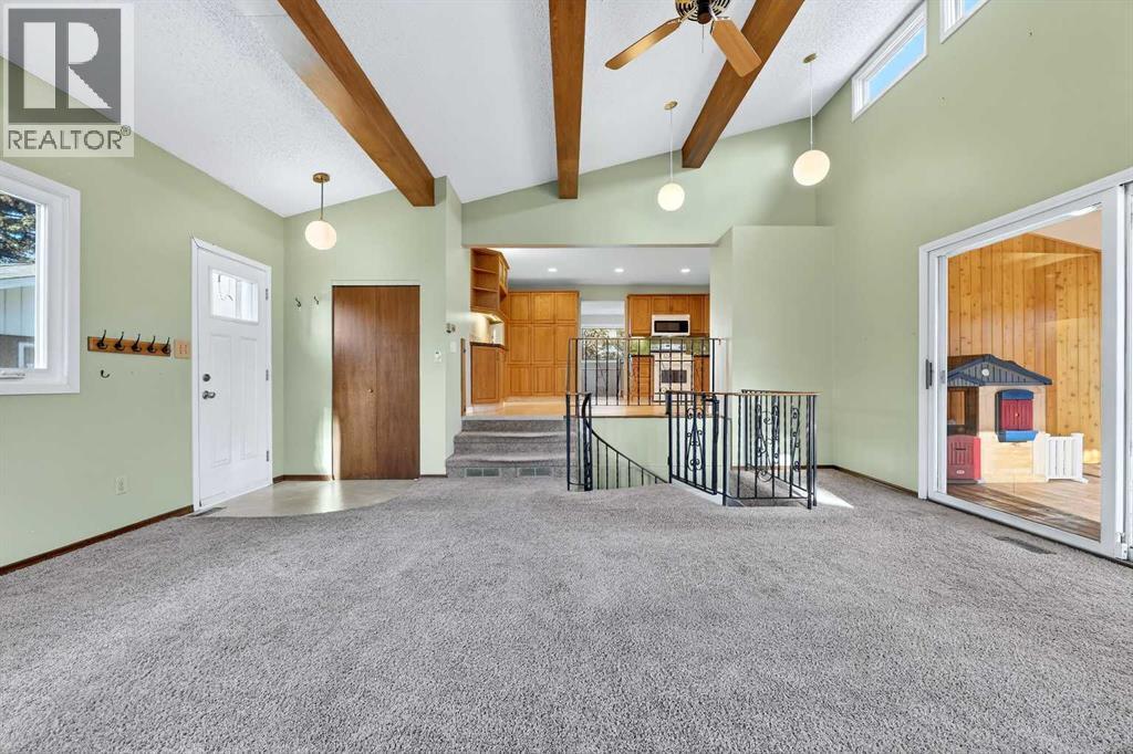 5315 Valiant Drive Nw, Calgary, AB - Indoor Photo Showing Other Room