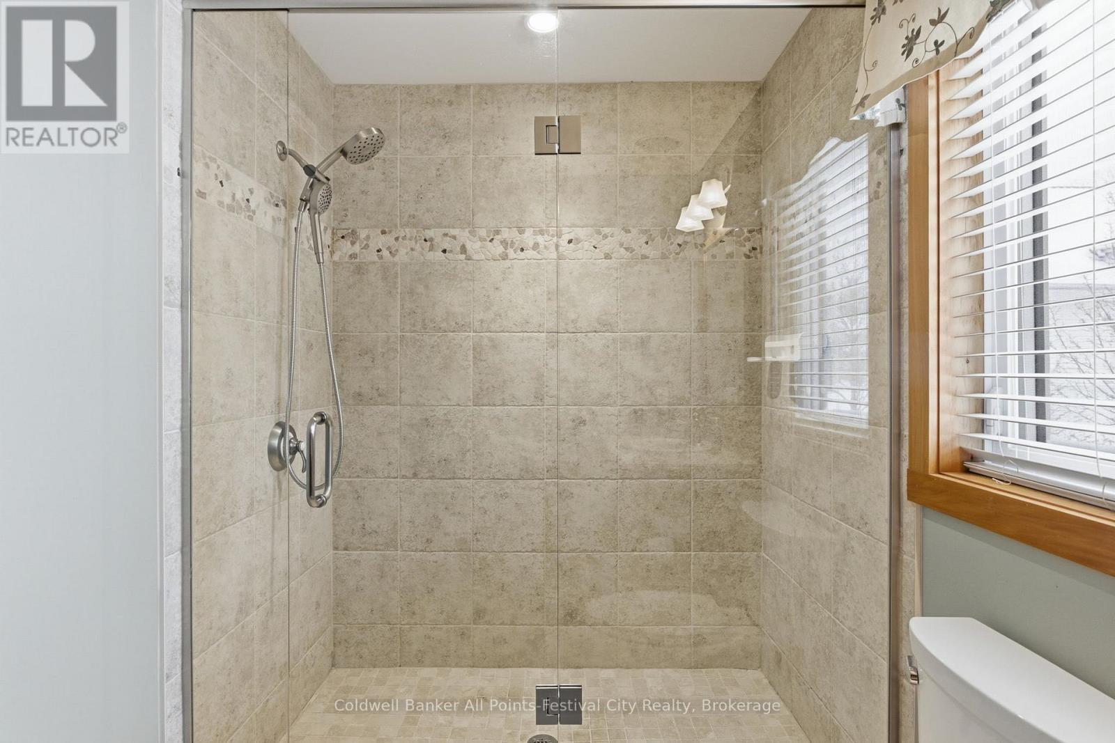 35 Jane Street, Bluewater (Bayfield), ON - Indoor Photo Showing Bathroom