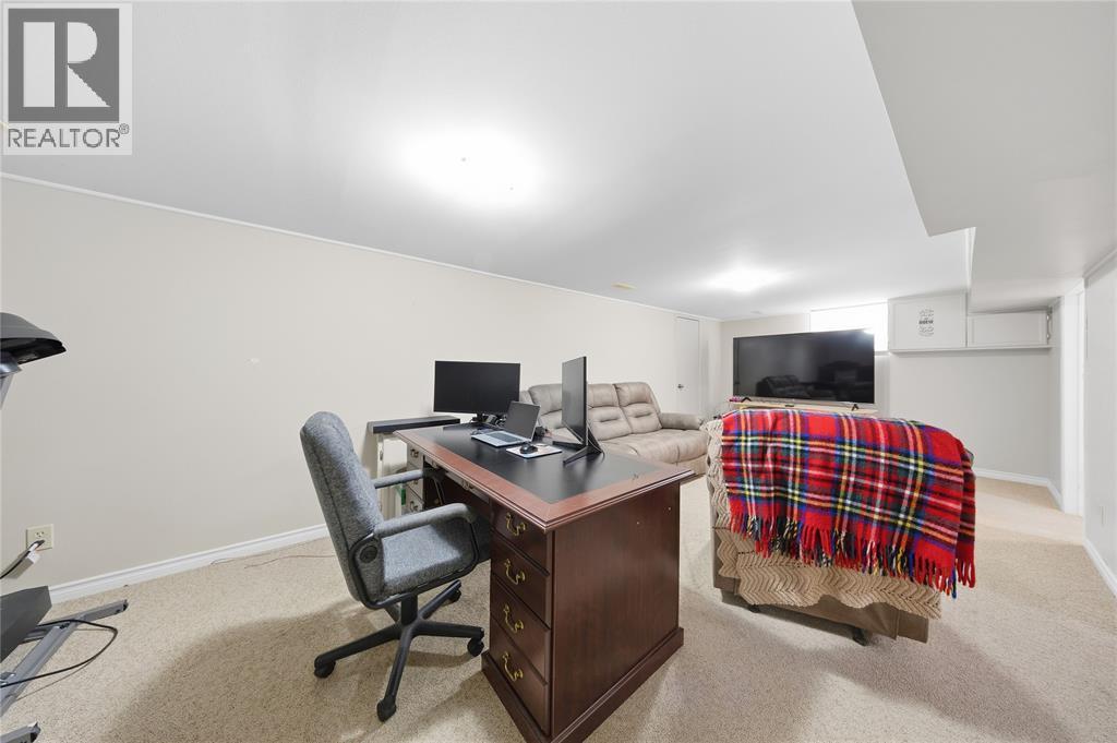 729 Oakdale Avenue, Sarnia, ON - Indoor Photo Showing Office