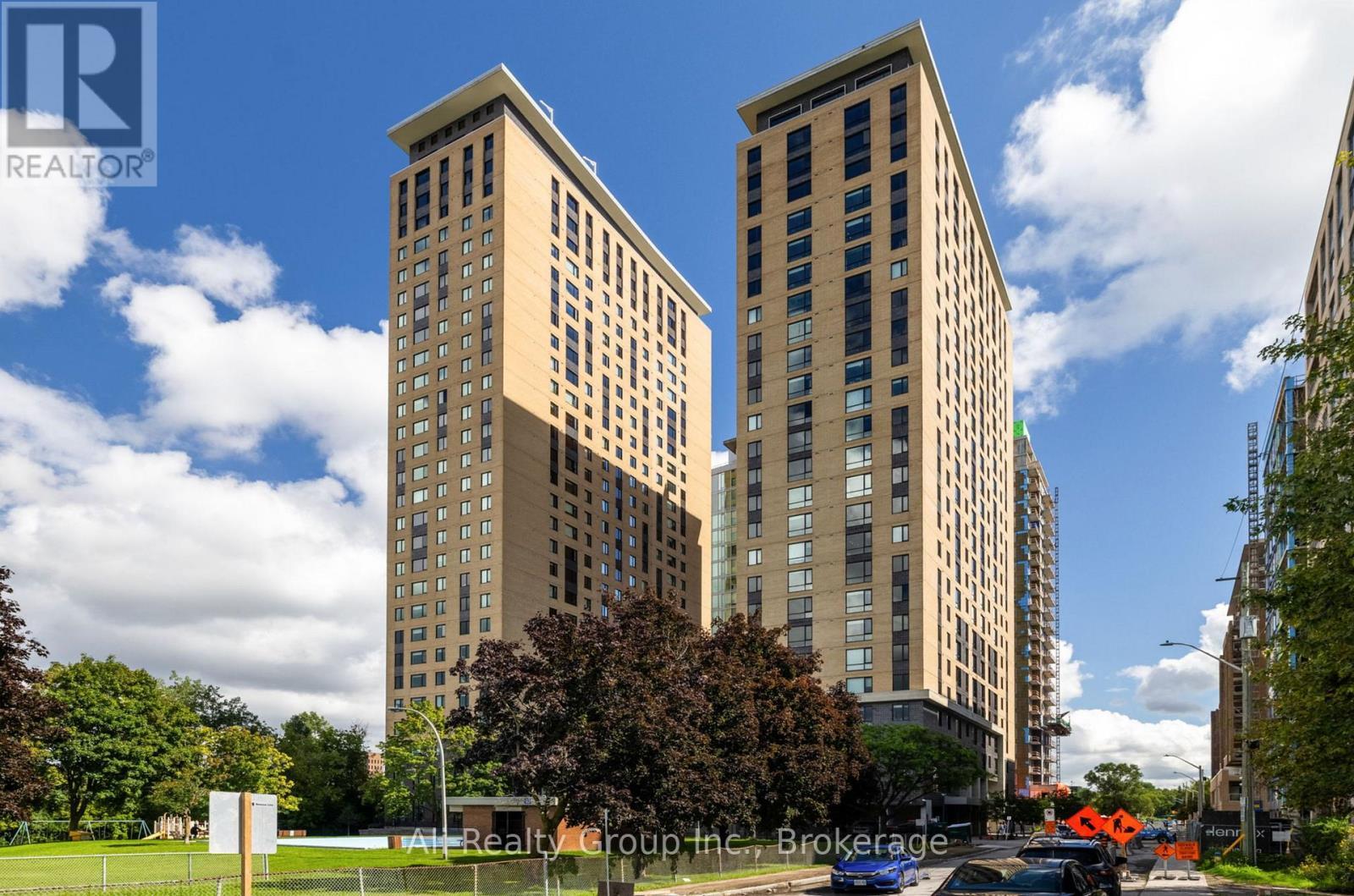 2918 - 105 Champagne Avenue S, Ottawa, ON - Outdoor With Facade