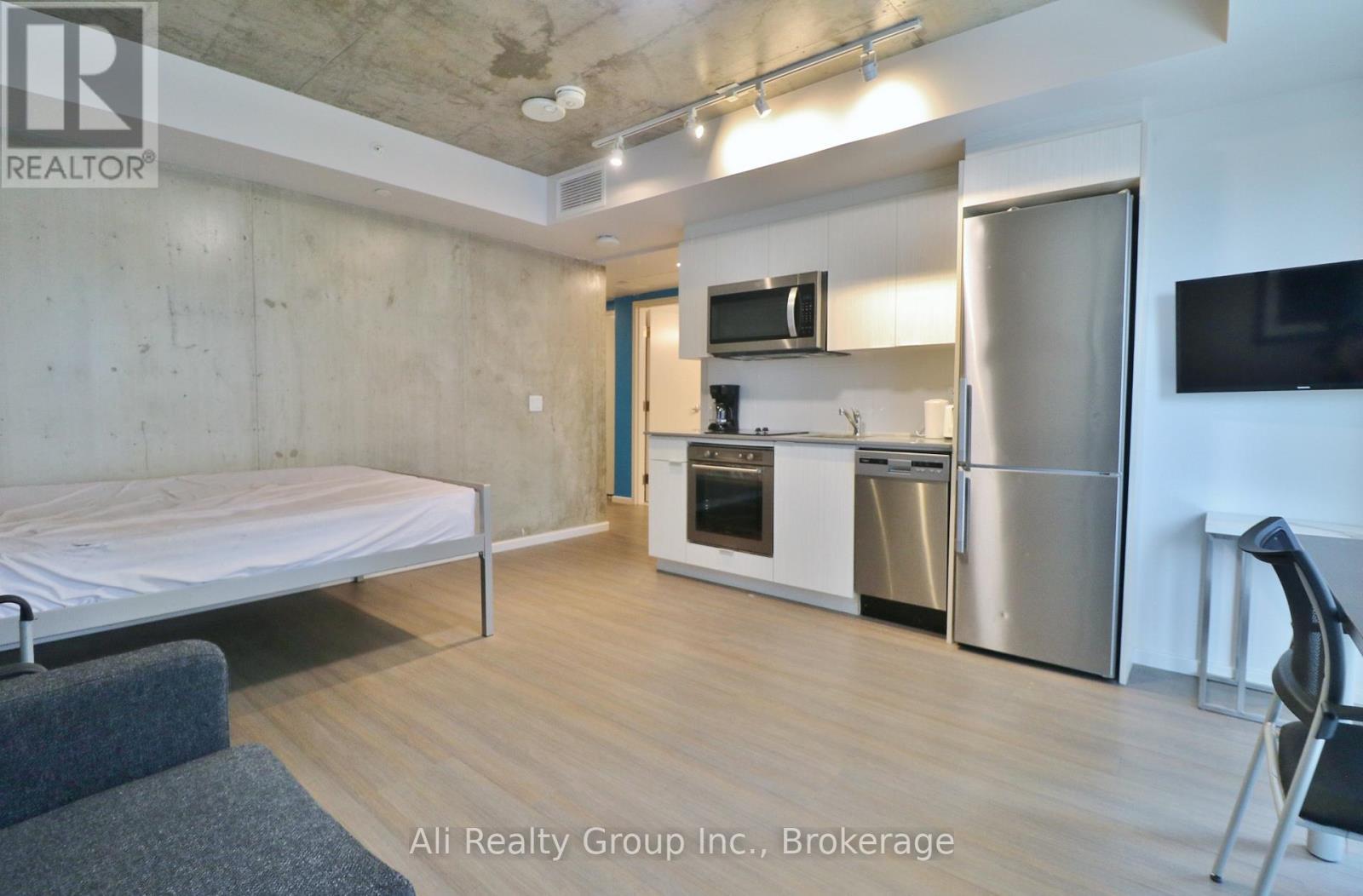 2918 - 105 Champagne Avenue S, Ottawa, ON - Indoor Photo Showing Kitchen With Stainless Steel Kitchen