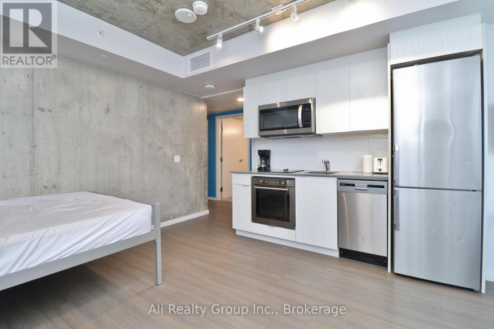 2918 - 105 Champagne Avenue S, Ottawa, ON - Indoor Photo Showing Kitchen With Stainless Steel Kitchen