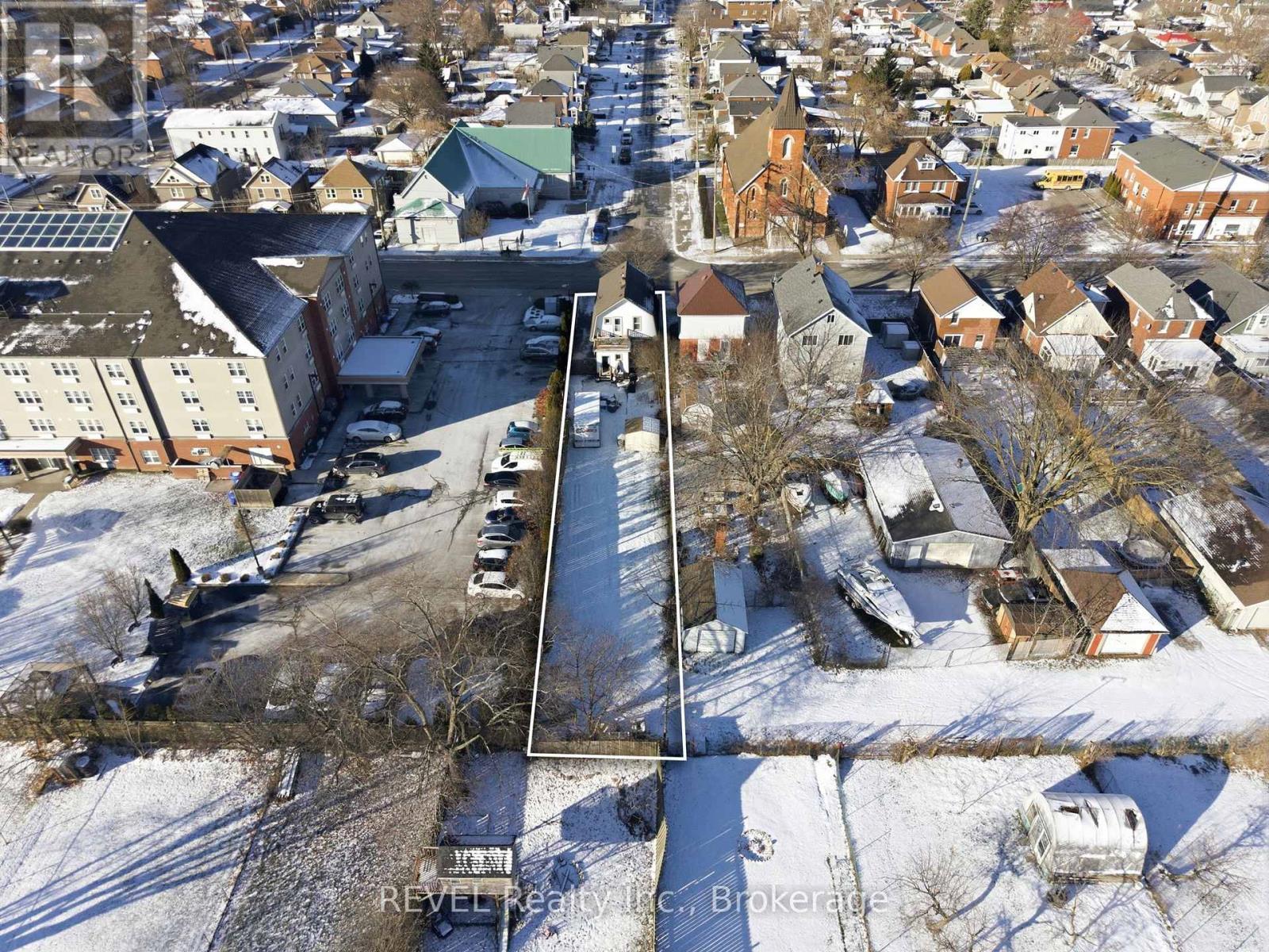 348 Hellems Avenue, Welland (Welland Downtown), ON - Outdoor With View