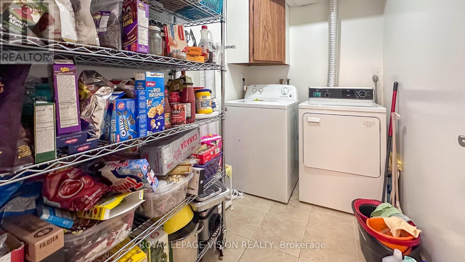 1501 - 75 Graydon Hall Drive, Toronto, ON - Indoor Photo Showing Laundry Room