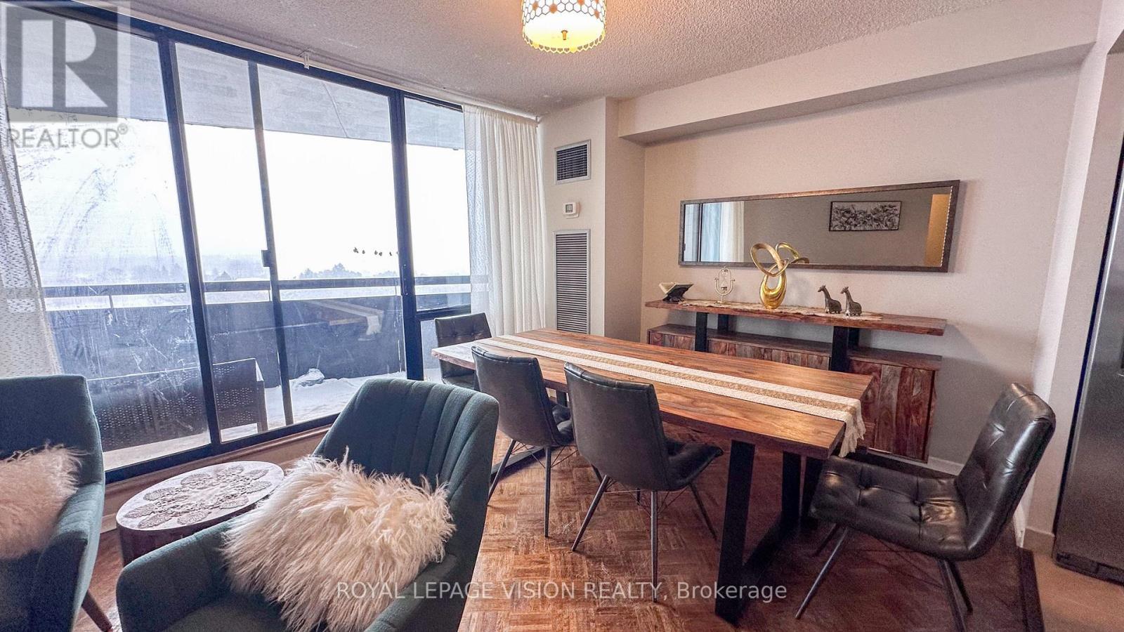 1501 - 75 Graydon Hall Drive, Toronto, ON - Indoor Photo Showing Dining Room