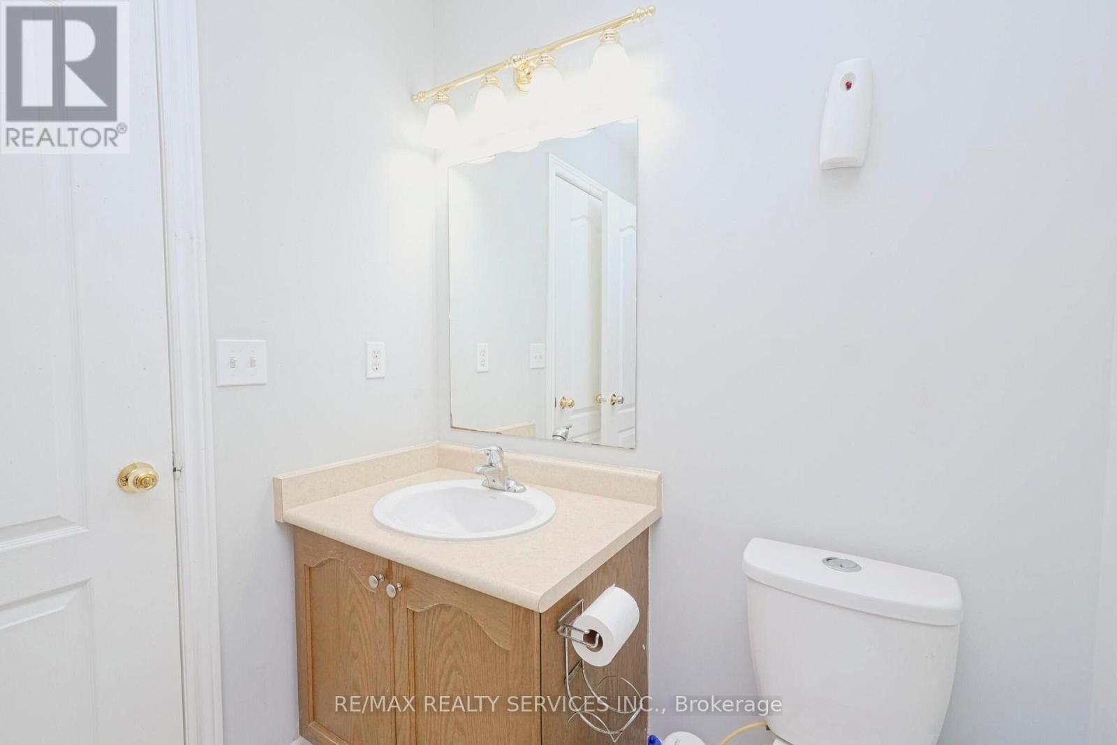49 Crystalview Crescent, Brampton, ON - Indoor Photo Showing Bathroom