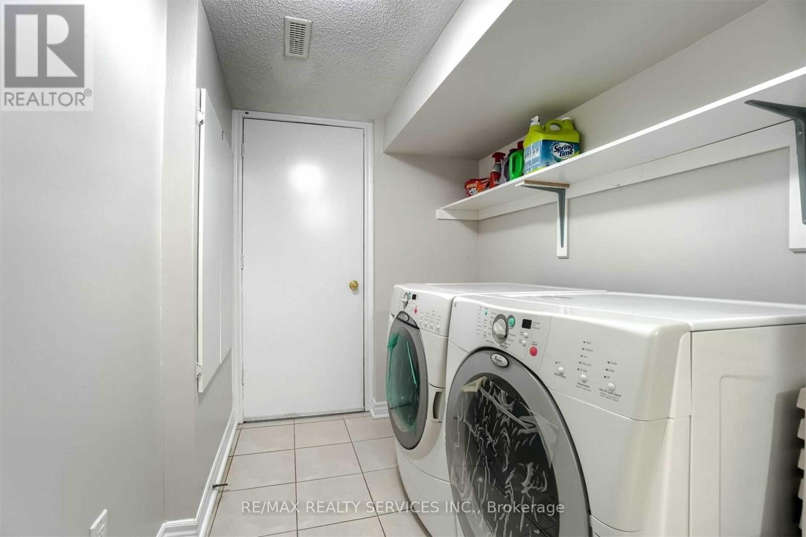 49 Crystalview Crescent, Brampton, ON - Indoor Photo Showing Laundry Room