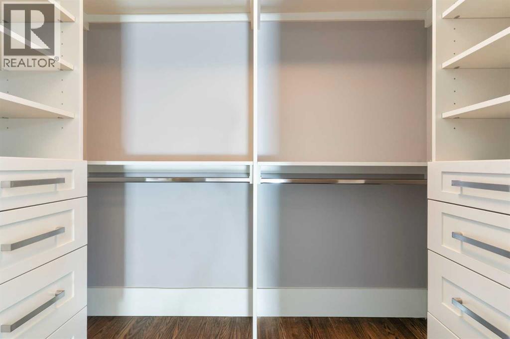 4711 Norquay Drive Nw, Calgary, AB - Indoor With Storage