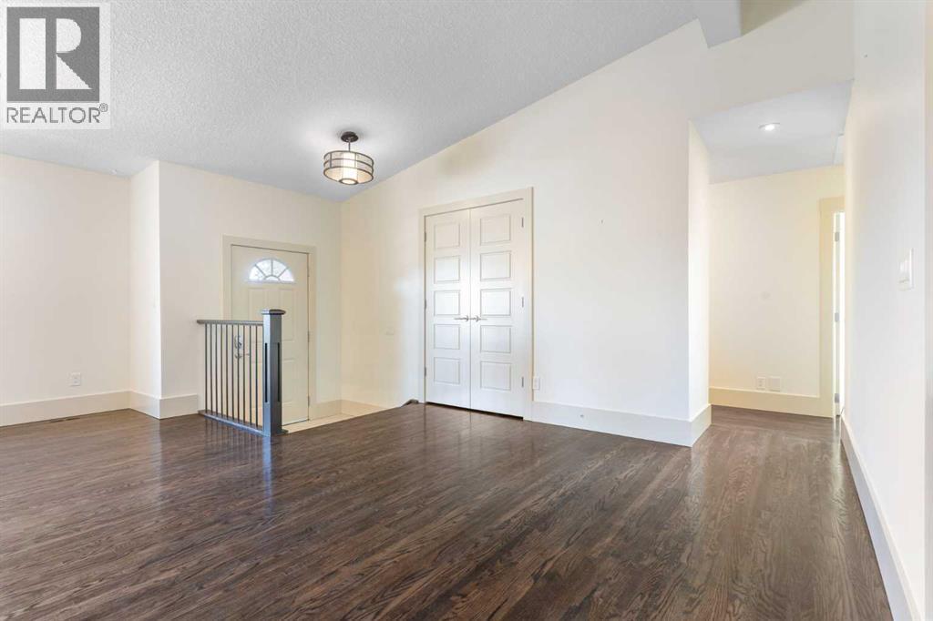 4711 Norquay Drive Nw, Calgary, AB - Indoor Photo Showing Other Room
