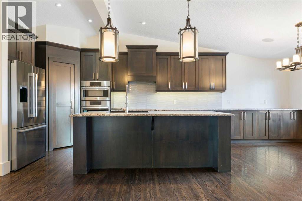4711 Norquay Drive Nw, Calgary, AB - Indoor Photo Showing Kitchen With Stainless Steel Kitchen With Upgraded Kitchen