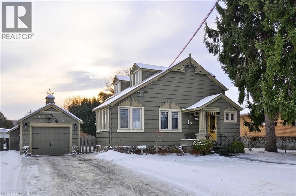 628 Garden Street, Cambridge, ON - Outdoor With Facade
