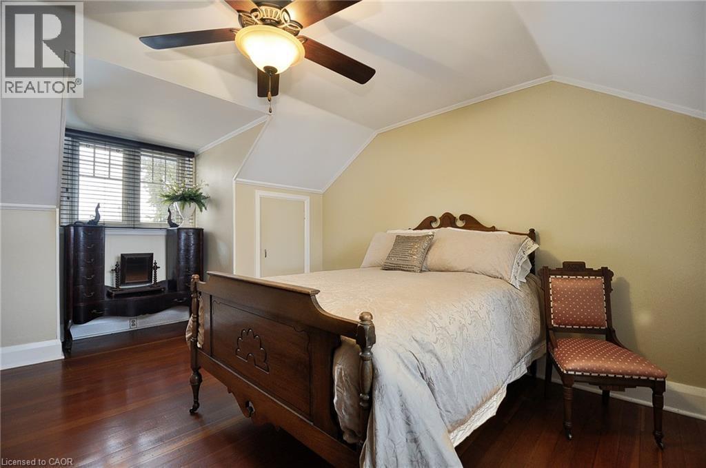 628 Garden Street, Cambridge, ON - Indoor Photo Showing Bedroom