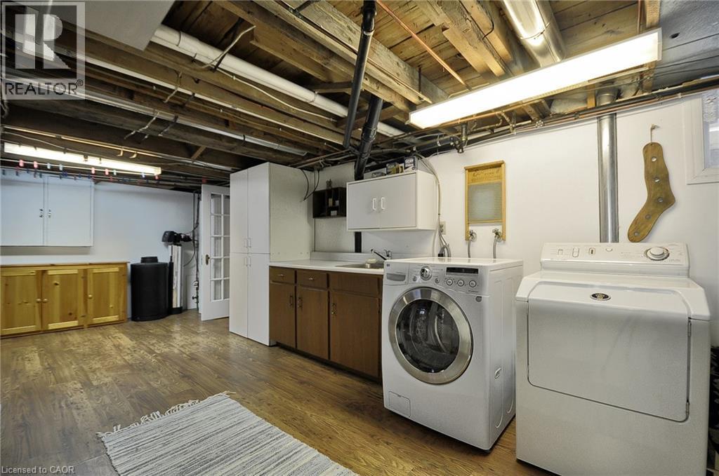 628 Garden Street, Cambridge, ON - Indoor Photo Showing Laundry Room