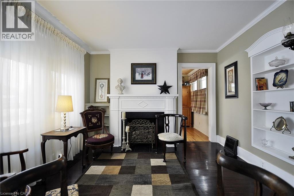 628 Garden Street, Cambridge, ON - Indoor With Fireplace