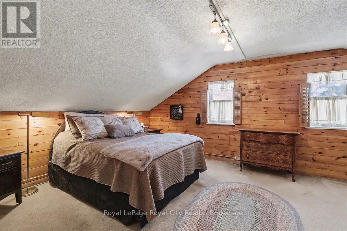 687 New Dundee Road, Kitchener, ON - Indoor Photo Showing Bedroom