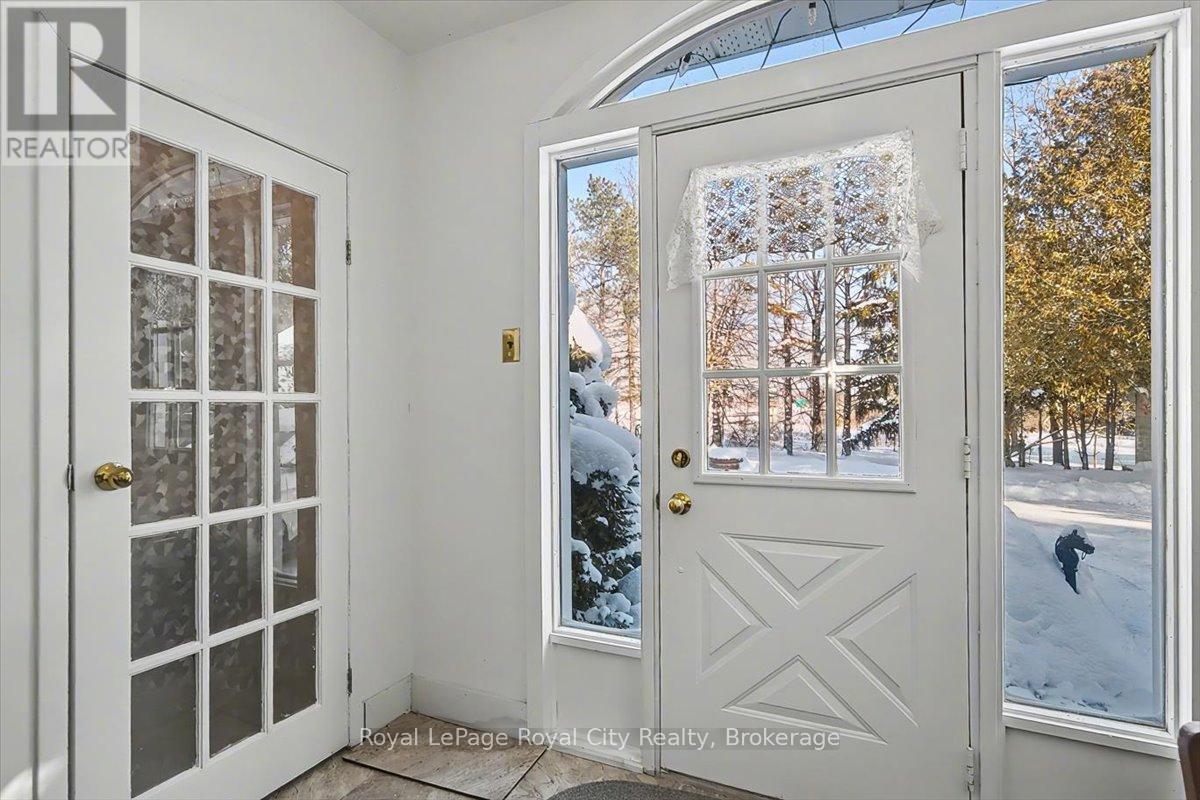 687 New Dundee Road, Kitchener, ON - Indoor Photo Showing Other Room