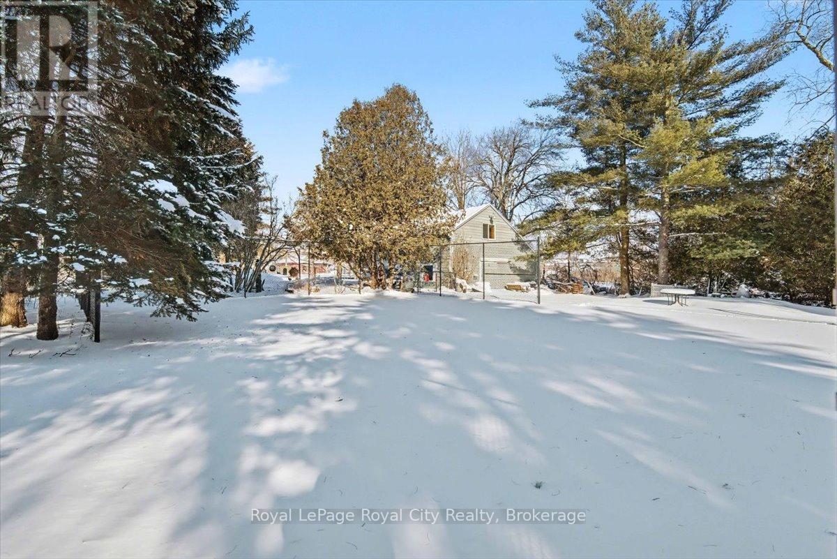 687 New Dundee Road, Kitchener, ON - Outdoor