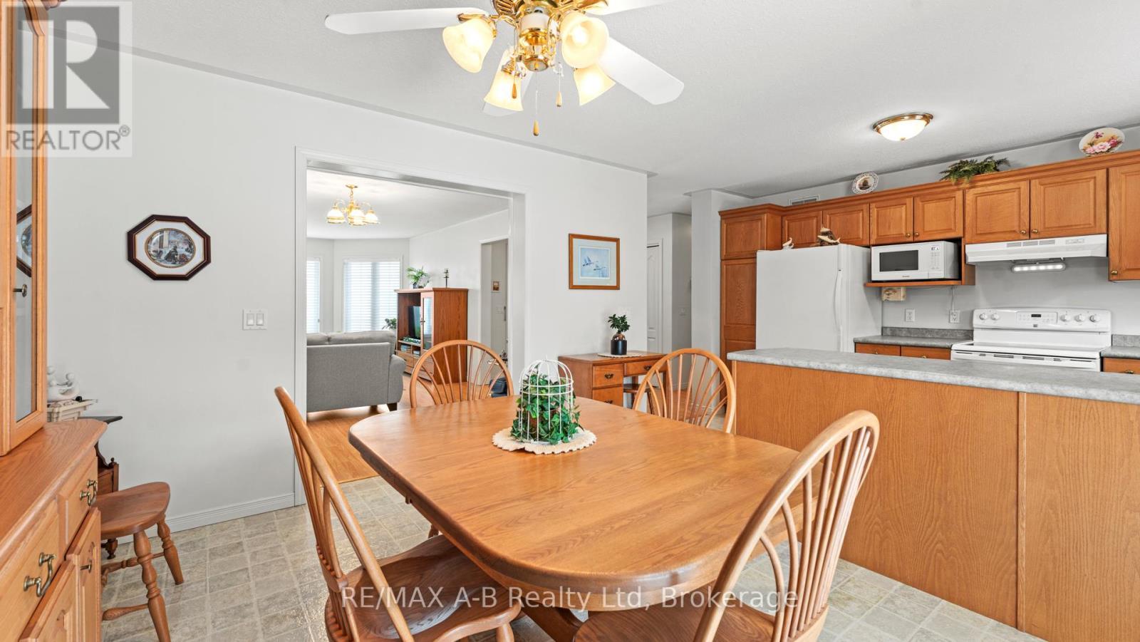 5 - 30 Ann Street, St. Marys, ON - Indoor Photo Showing Dining Room