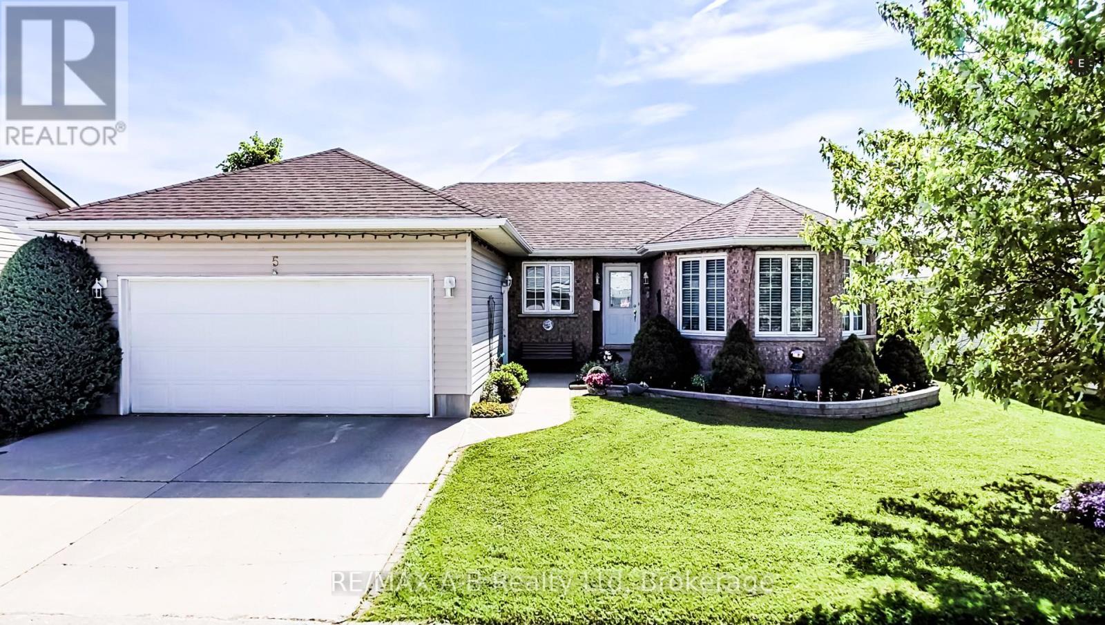 5 - 30 Ann Street, St. Marys, ON - Outdoor