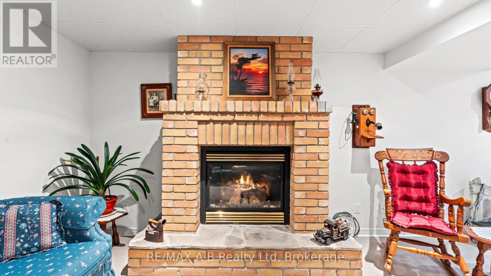 5 - 30 Ann Street, St. Marys, ON - Indoor Photo Showing Living Room With Fireplace