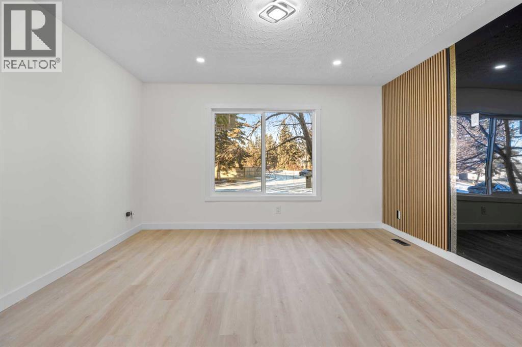 4720 Fordham Crescent Se, Calgary, AB - Indoor Photo Showing Other Room