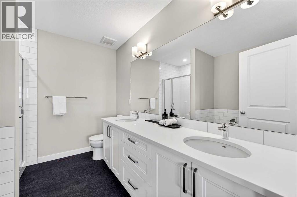 77 Belvedere Drive Se, Calgary, AB - Indoor Photo Showing Bathroom