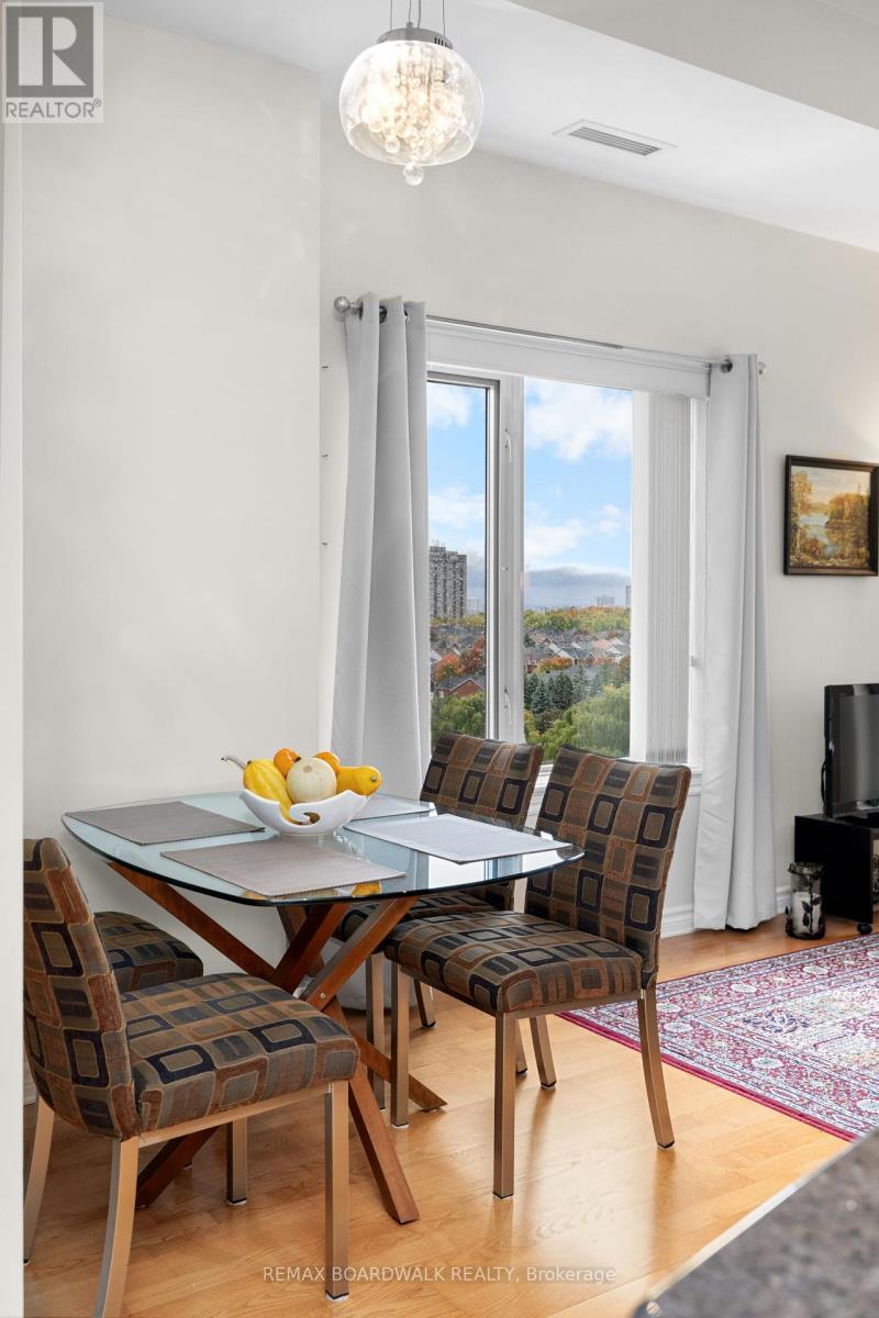 1004 - 314 Central Park Drive, Ottawa, ON - Indoor