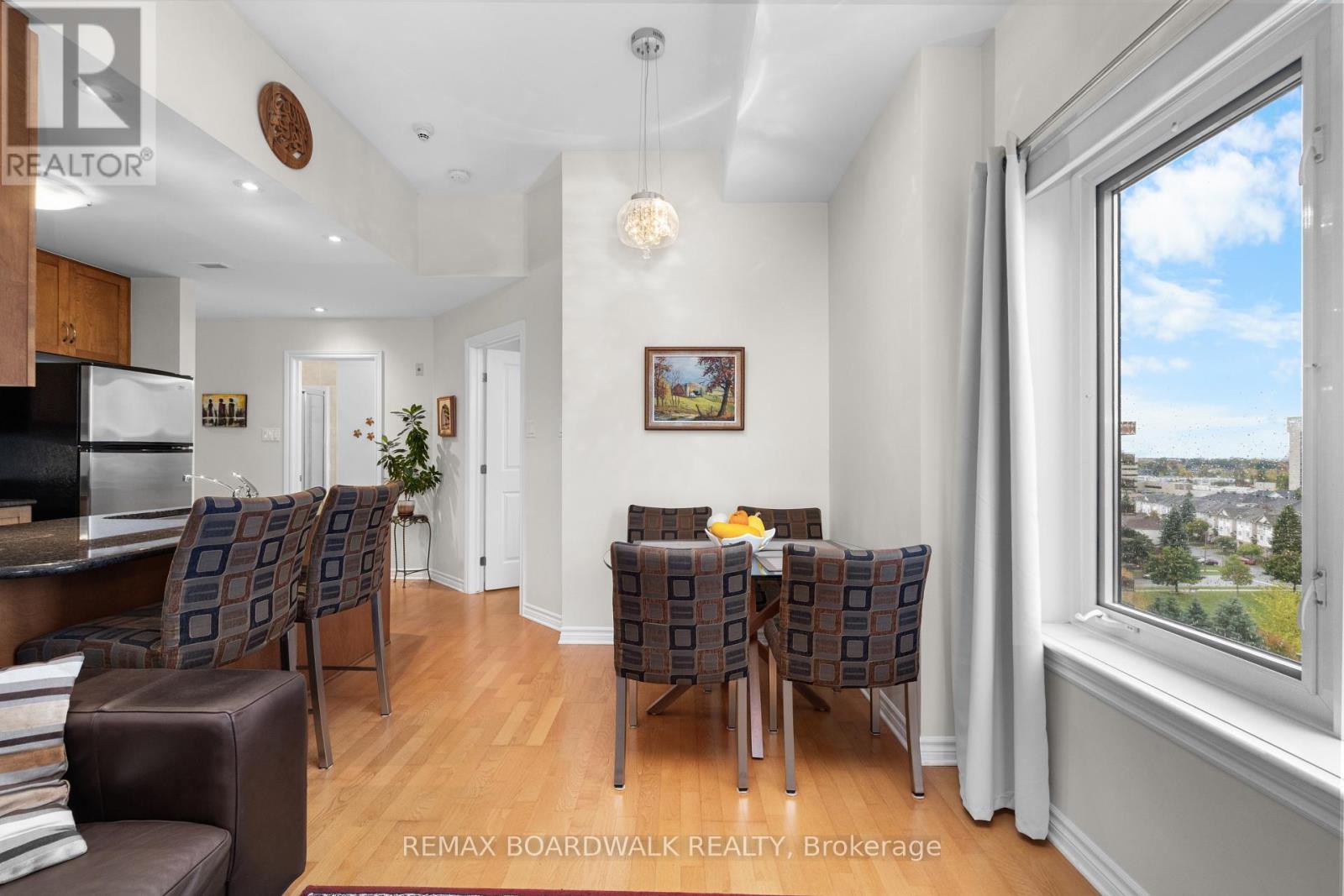 1004 - 314 Central Park Drive, Ottawa, ON - Indoor