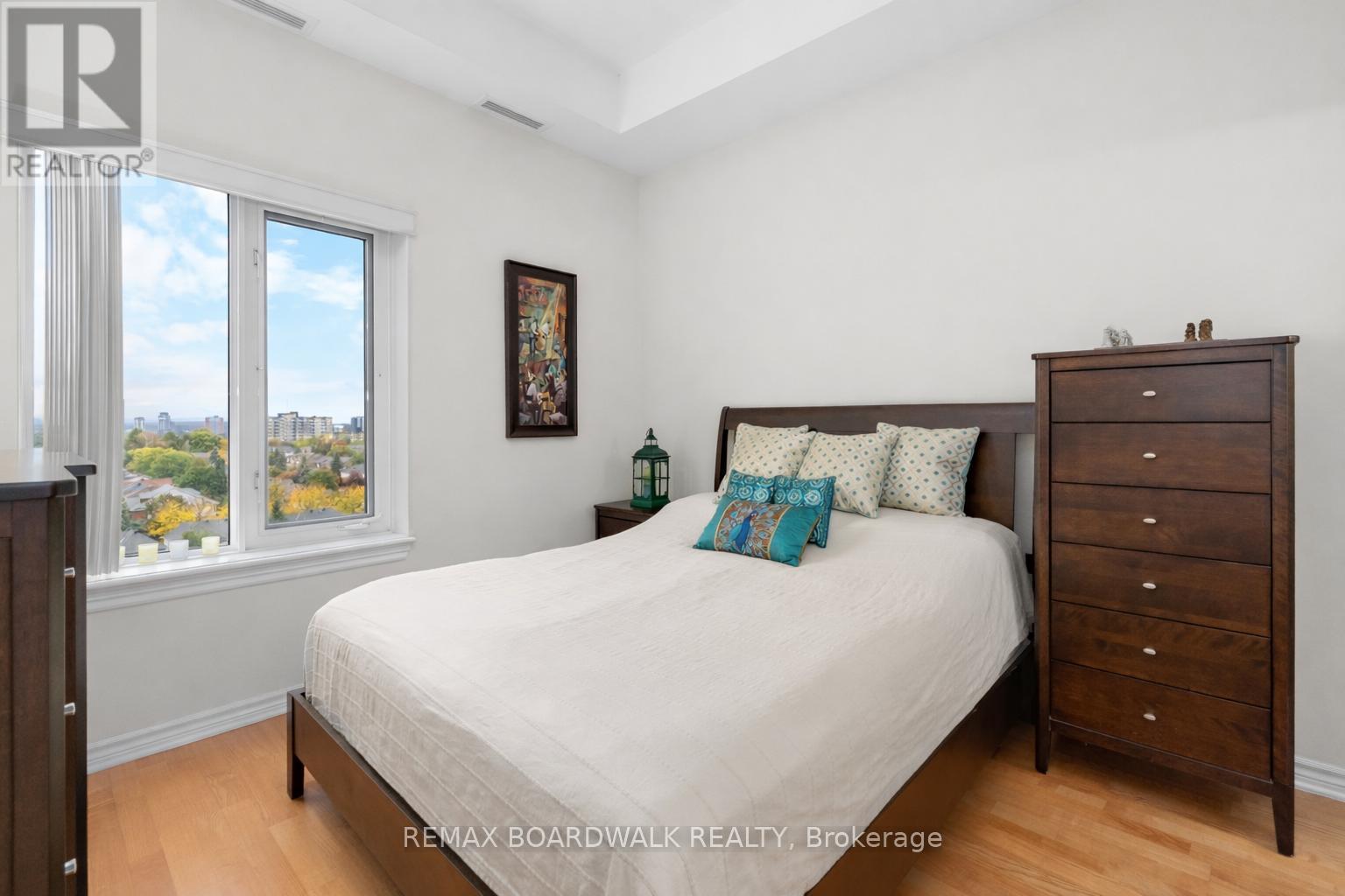 1004 - 314 Central Park Drive, Ottawa, ON - Indoor Photo Showing Bedroom