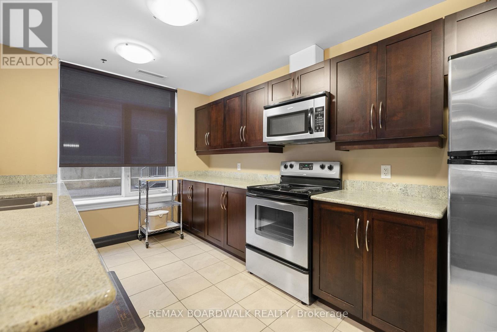 1004 - 314 Central Park Drive, Ottawa, ON - Indoor Photo Showing Kitchen With Stainless Steel Kitchen