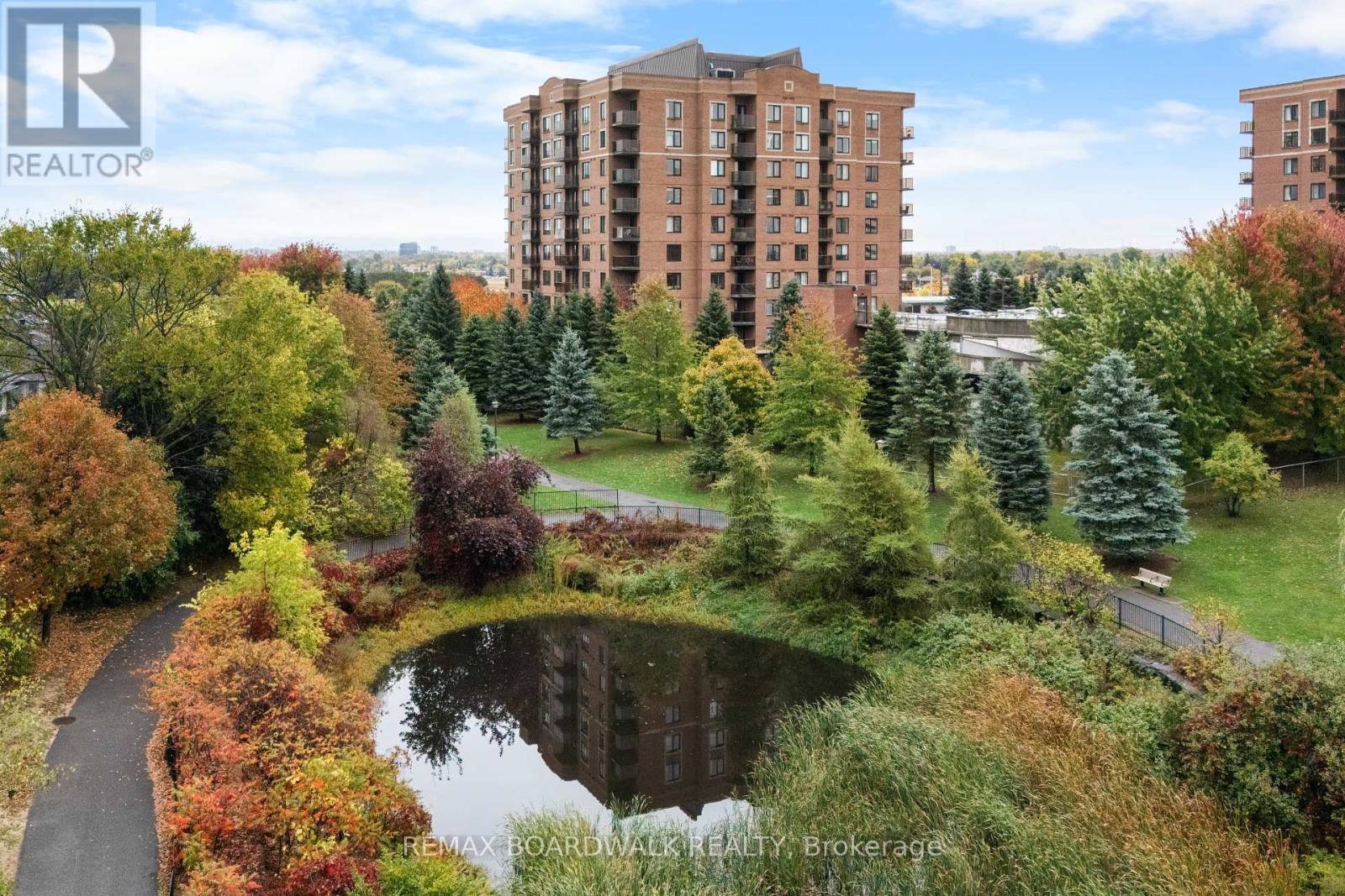 1004 - 314 Central Park Drive, Ottawa, ON - Outdoor