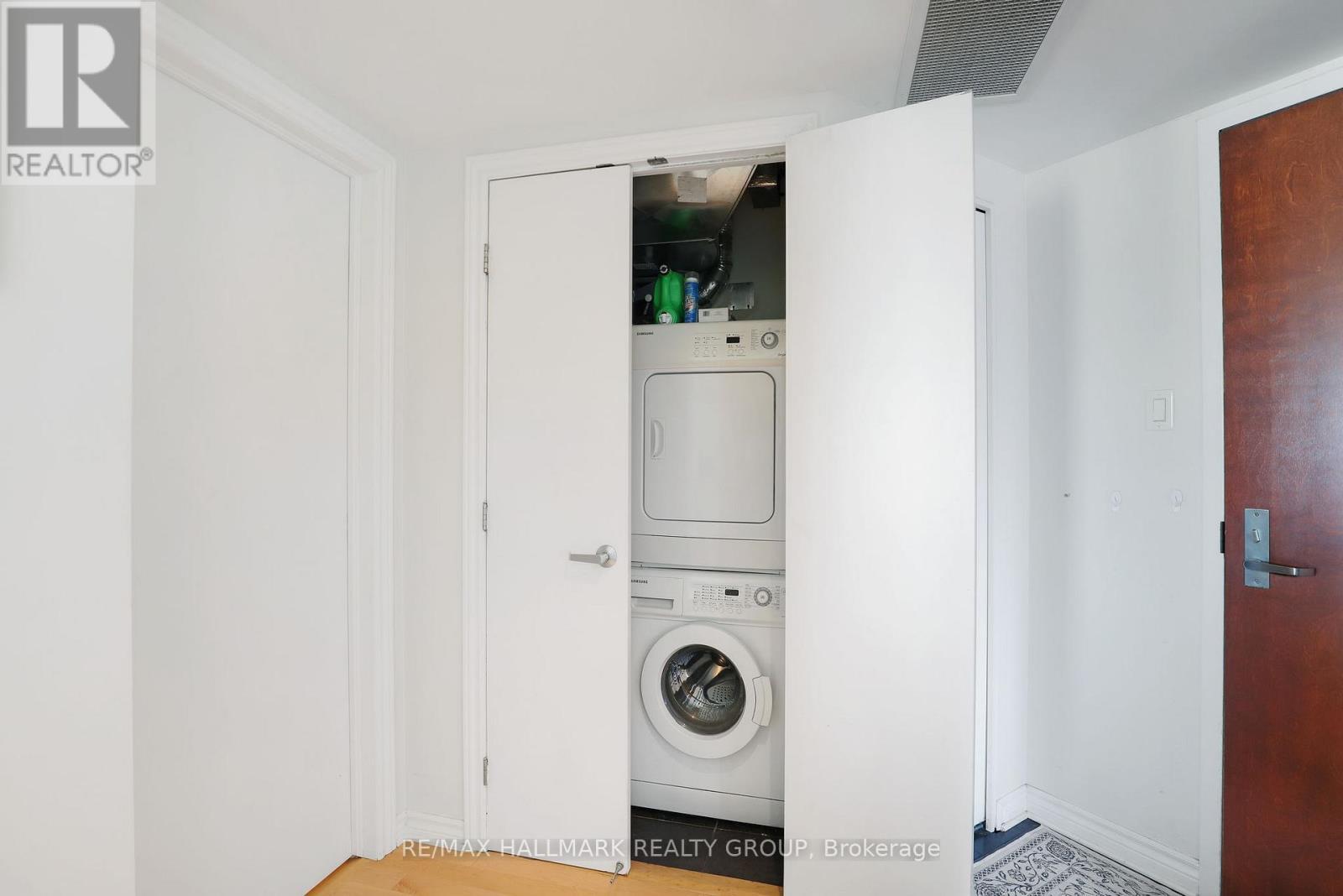 504 - 200 Rideau Street, Ottawa, ON - Indoor Photo Showing Laundry Room