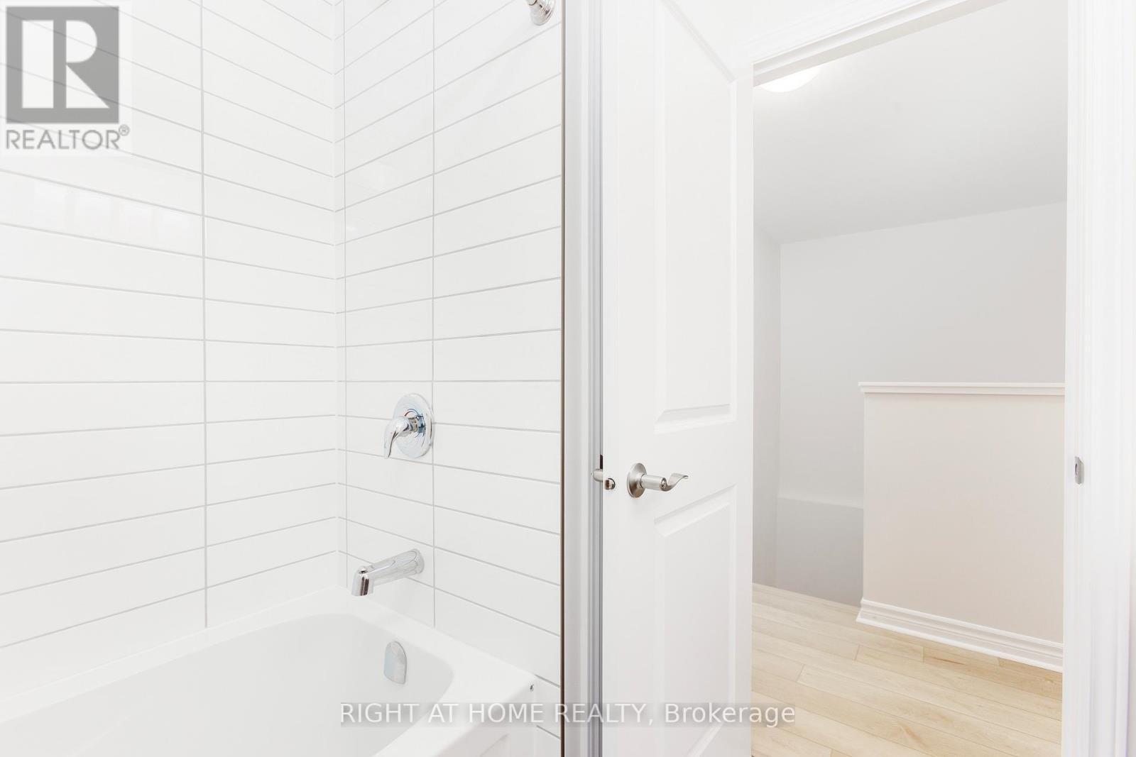 65 Esban Drive, Ottawa, ON - Indoor Photo Showing Bathroom