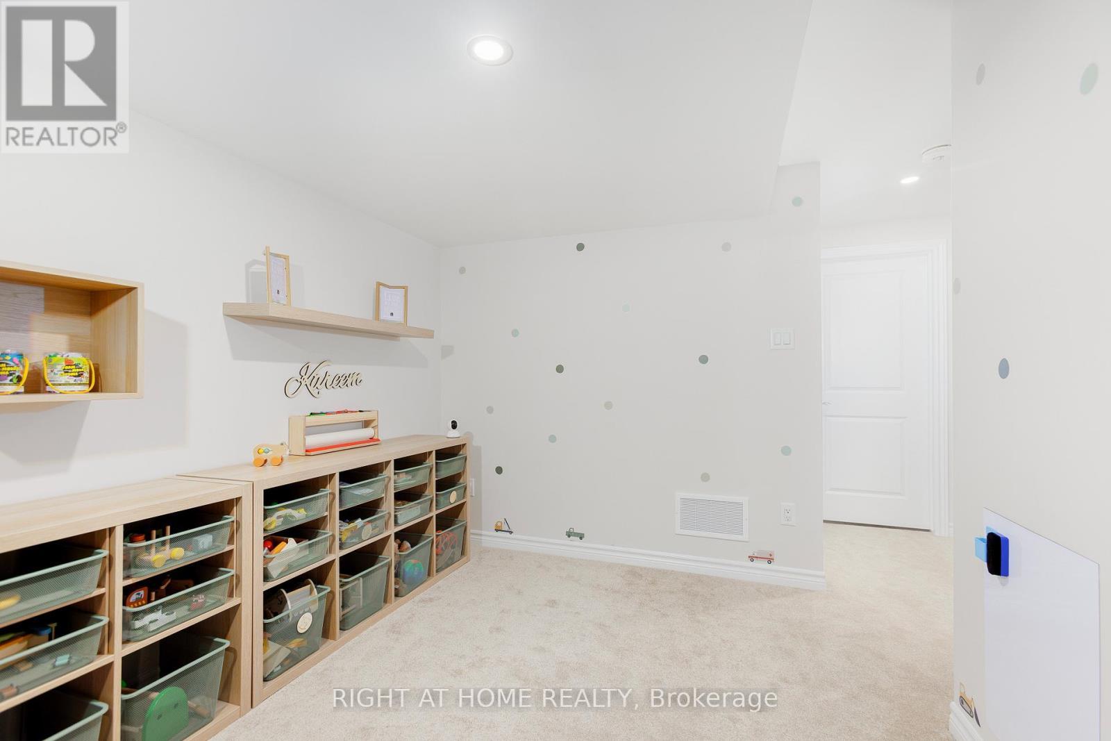 65 Esban Drive, Ottawa, ON - Indoor Photo Showing Other Room