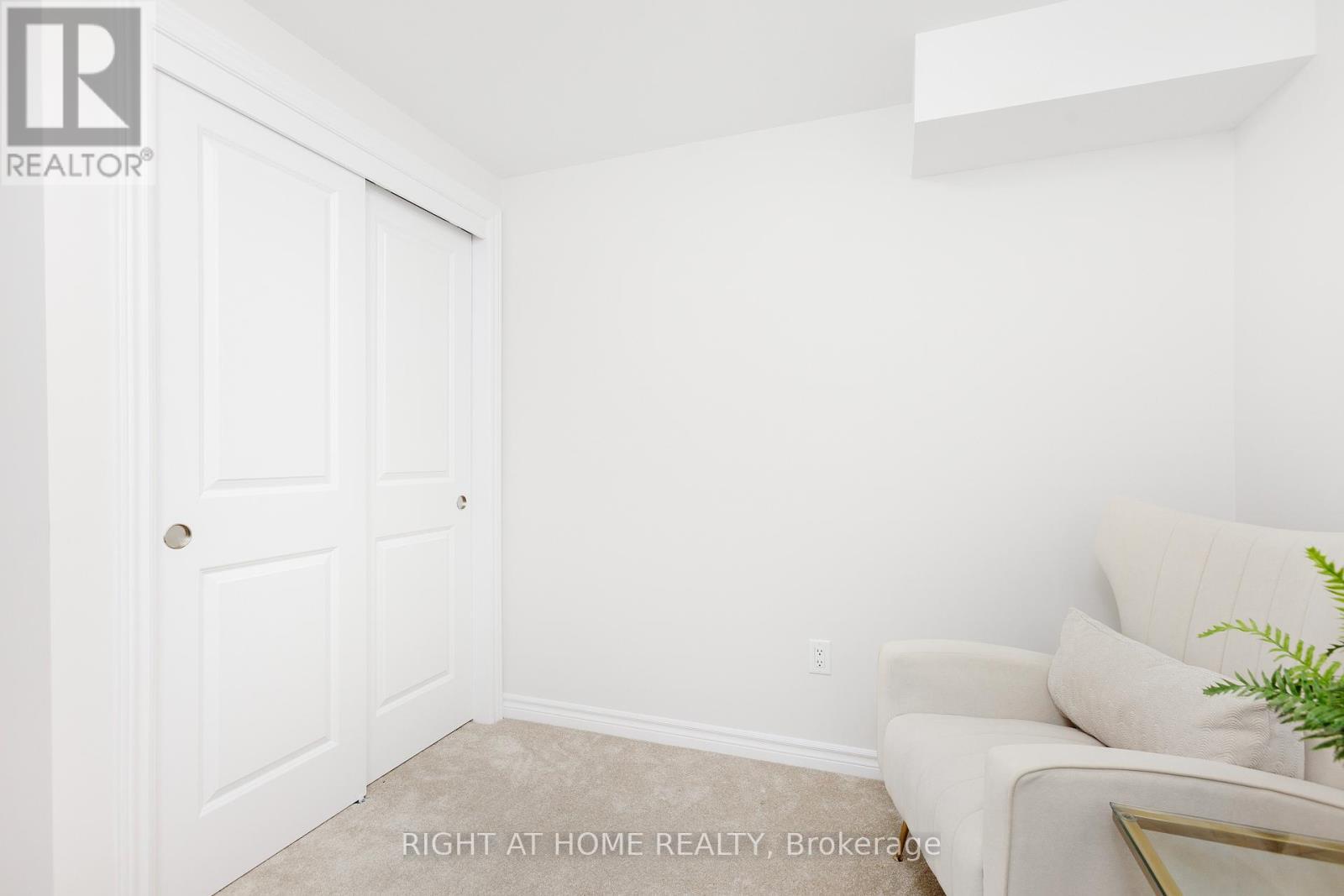 65 Esban Drive, Ottawa, ON - Indoor Photo Showing Other Room