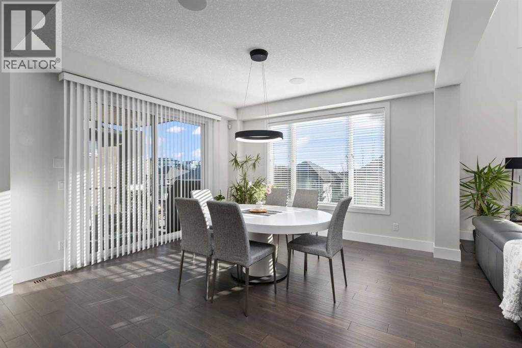 67 Aspen Vista Way Sw, Calgary, AB - Indoor Photo Showing Dining Room