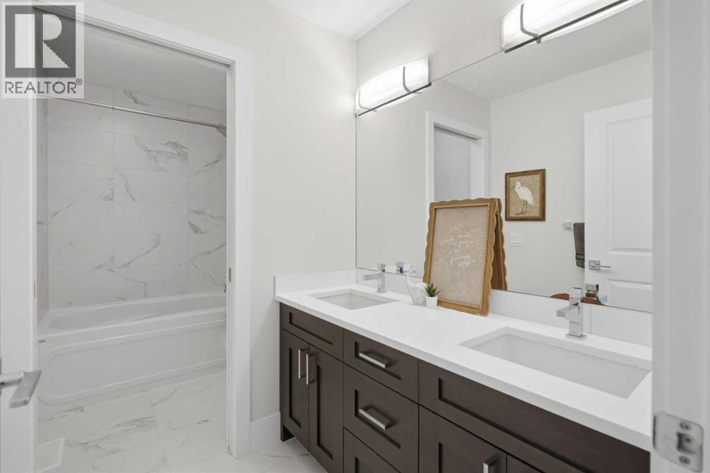 67 Aspen Vista Way Sw, Calgary, AB - Indoor Photo Showing Bathroom