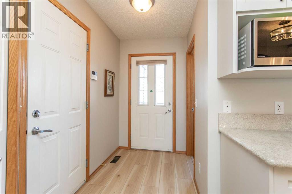 409 Jenkins Drive, Red Deer, AB - Indoor Photo Showing Other Room