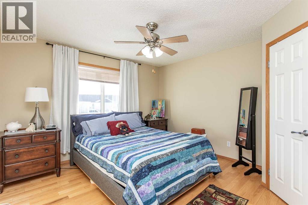 409 Jenkins Drive, Red Deer, AB - Indoor Photo Showing Bedroom