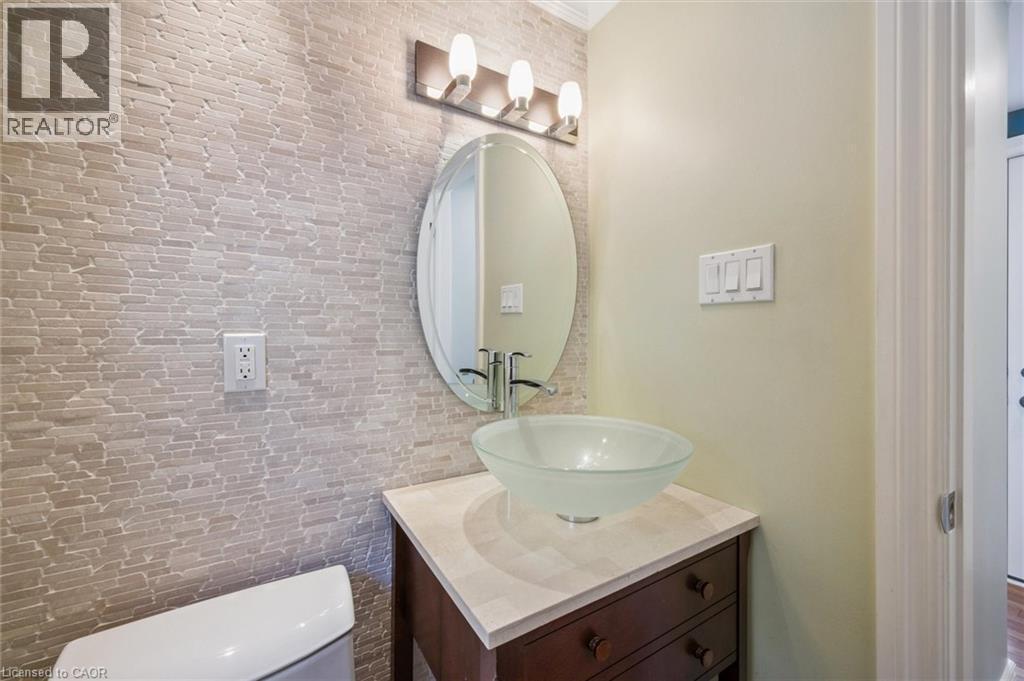 259 Old Post Road, Waterloo, ON - Indoor Photo Showing Bathroom