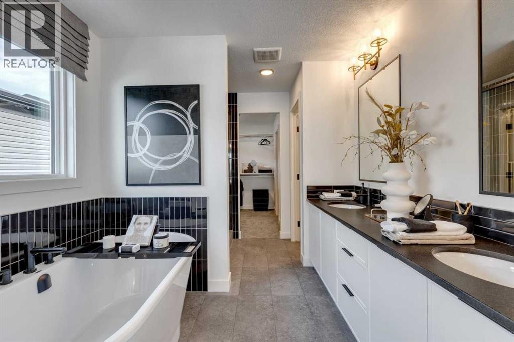 401 Sora Way Se, Calgary, AB - Indoor Photo Showing Bathroom