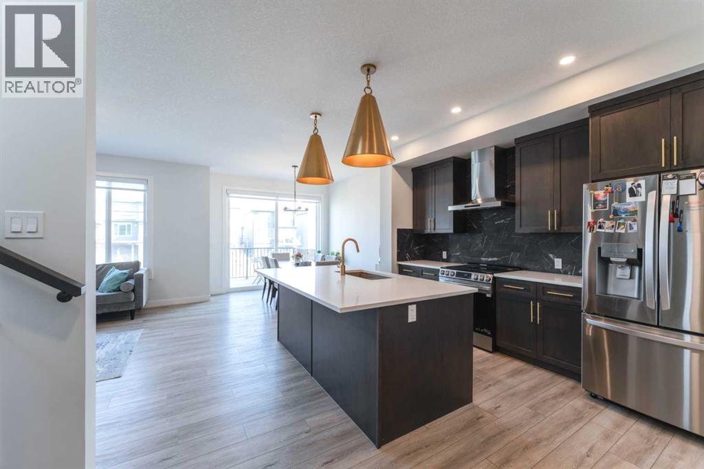 200 Lewiston Drive Ne, Calgary, AB - Indoor Photo Showing Kitchen With Upgraded Kitchen