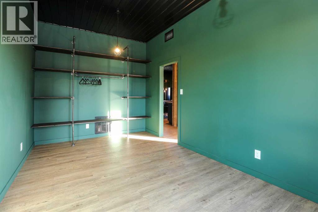 111 4 Avenue, Warner, AB