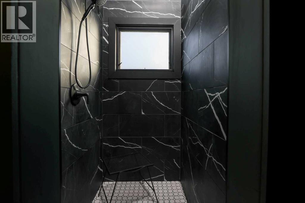 111 4 Avenue, Warner, AB