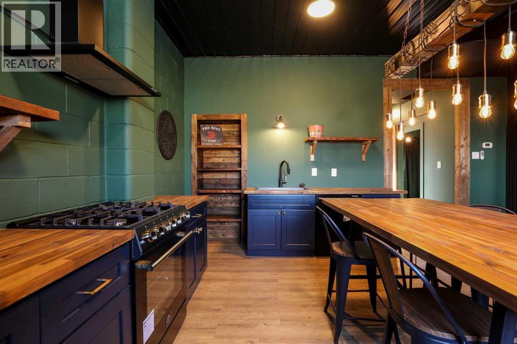 111 4 Avenue, Warner, AB